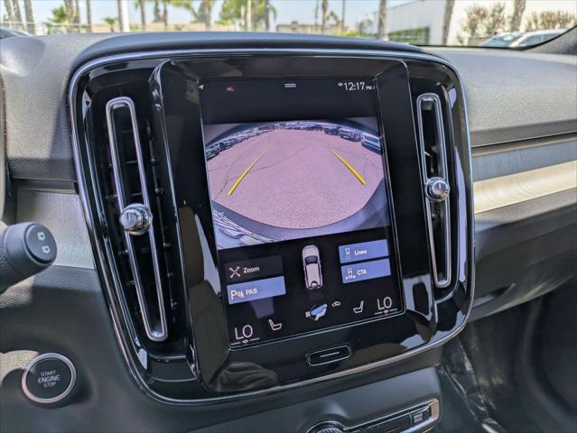Photo of 2022 THUNDER GREY Volvo XC40