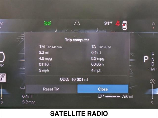 Photo of 2025 ONYX BLACK Volvo XC40