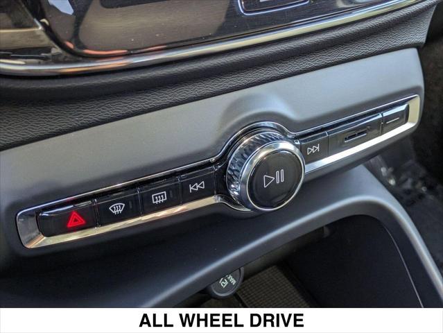 Photo of 2025 ONYX BLACK Volvo XC40