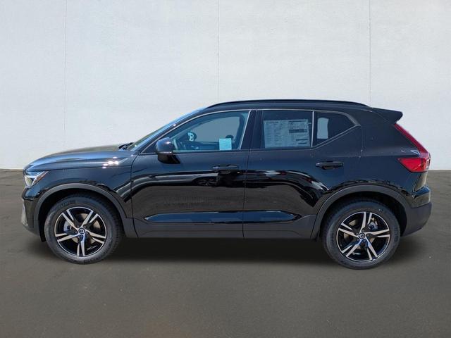 Photo of 2026 Onyx Black Volvo XC40