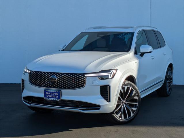 Photo of 2025 CRYSTAL WHITE Volvo XC90 Plug-In Hybrid