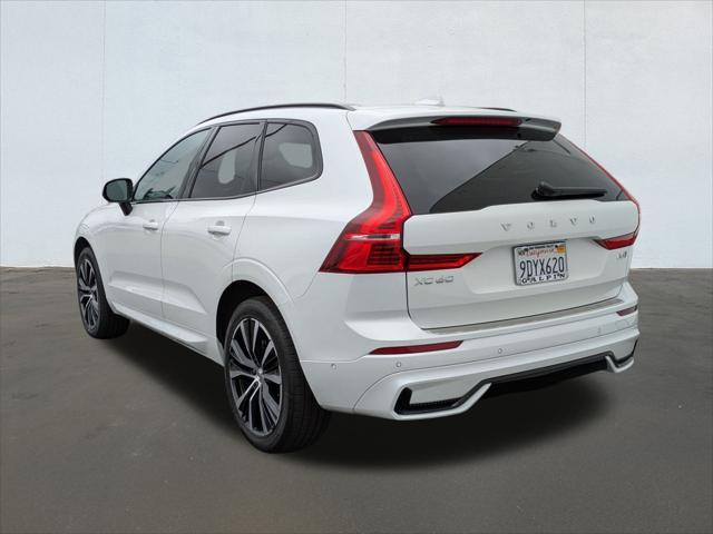 Photo of 2023 CRYSTAL WHITE Volvo XC60