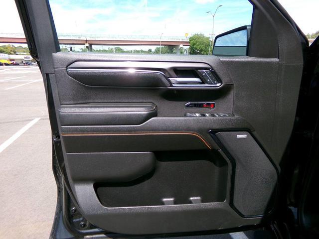 Photo of 2024 Onyx Black GMC Sierra 1500