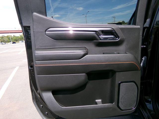 Photo of 2024 Onyx Black GMC Sierra 1500