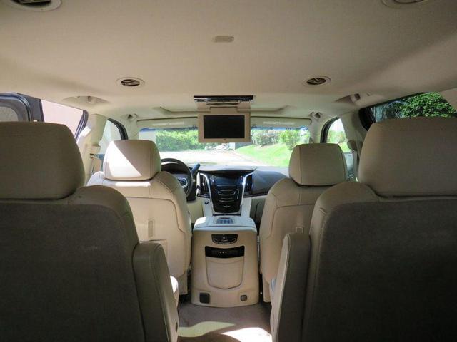 Photo of 2015 Silver Coast Metallic Cadillac Escalade