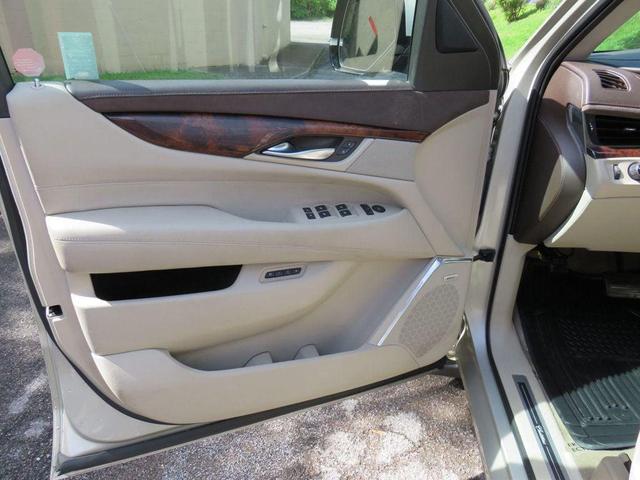 Photo of 2015 Silver Coast Metallic Cadillac Escalade
