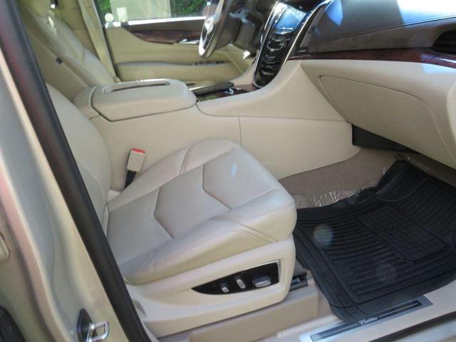 Photo of 2015 Silver Coast Metallic Cadillac Escalade