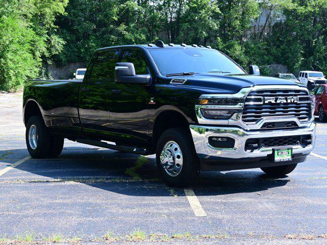 Photo of 2025 Diamond Black Crystal Pearlcoat RAM 3500