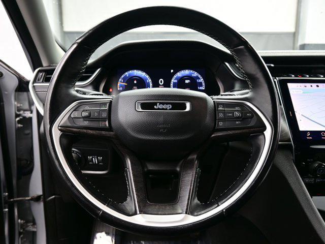 Photo of 2022 Silver Zynith Jeep Grand Cherokee L