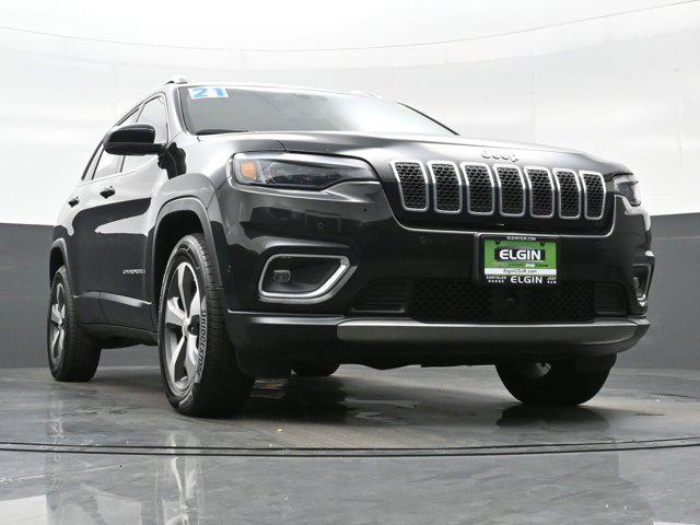 Photo of 2021 Diamond Black Crystal Pearlcoat Jeep Cherokee