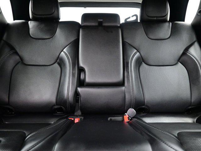 Photo of 2021 Diamond Black Crystal Pearlcoat Jeep Cherokee