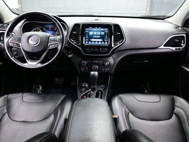 Photo of 2021 Diamond Black Crystal Pearlcoat Jeep Cherokee