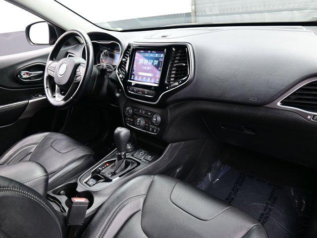 Photo of 2021 Diamond Black Crystal Pearlcoat Jeep Cherokee