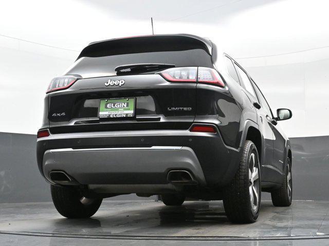Photo of 2021 Diamond Black Crystal Pearlcoat Jeep Cherokee