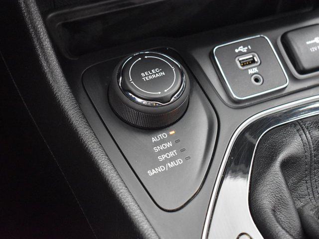 Photo of 2021 Bright White Clearcoat Jeep Cherokee