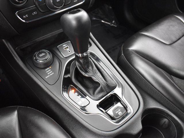 Photo of 2021 Bright White Clearcoat Jeep Cherokee