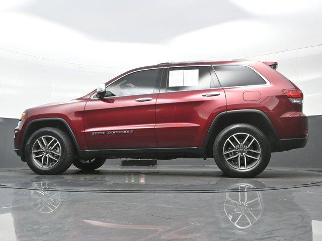 Photo of 2022 Velvet Red Pearlcoat Jeep Grand Cherokee