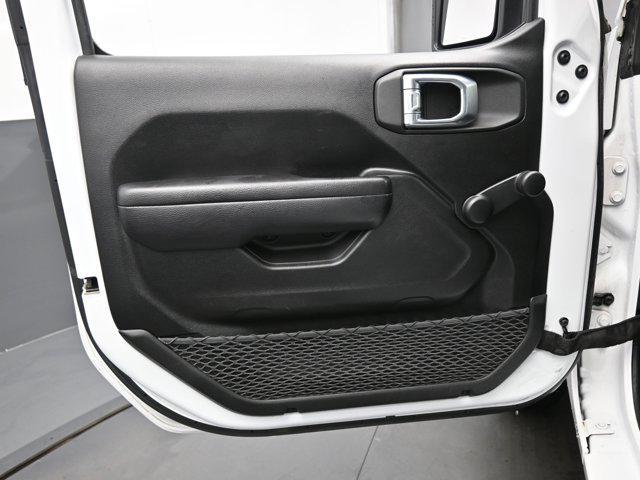 Photo of 2023 Bright White Clearcoat Jeep Wrangler
