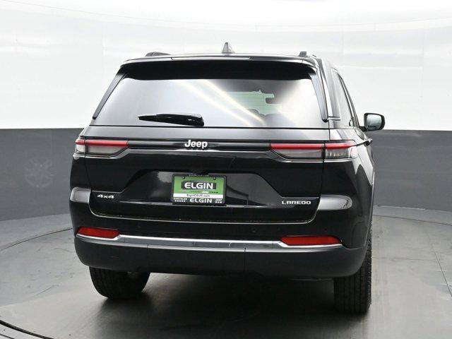 Photo of 2025 Diamond Black Crystal Pearlcoat Jeep Grand Cherokee