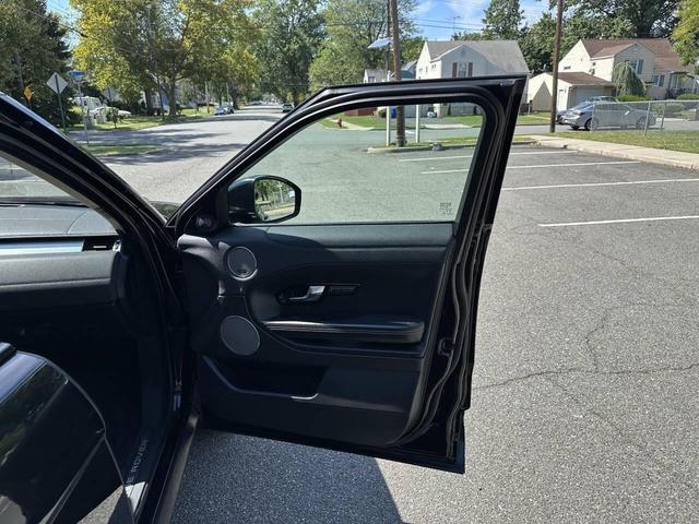 Photo of 2016 Santorini Black Metallic Land Rover Range Rover Evoque
