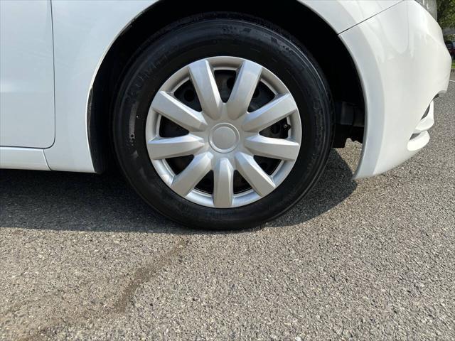 Photo of 2016 White Kia Forte