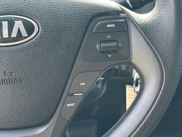Photo of 2016 White Kia Forte