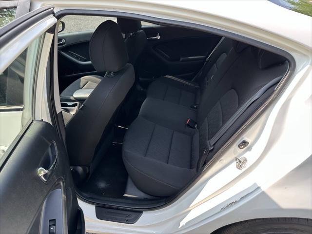 Photo of 2016 White Kia Forte