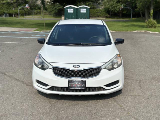 Photo of 2016 White Kia Forte