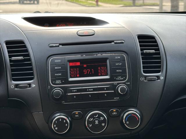 Photo of 2016 White Kia Forte