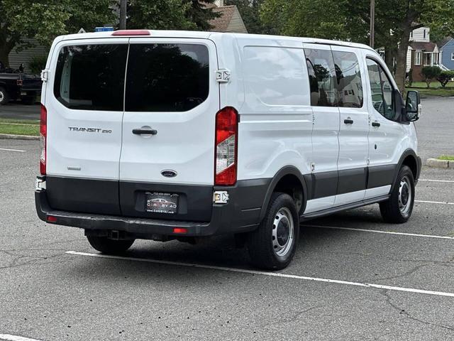 Photo of 2015 Oxford White Ford Transit-250