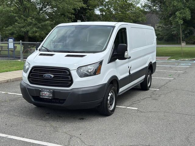Photo of 2015 Oxford White Ford Transit-250