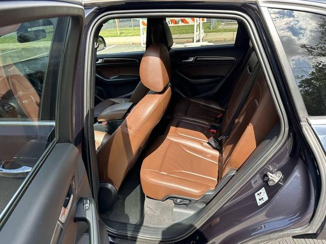 Photo of 2016 Gray Audi Q5