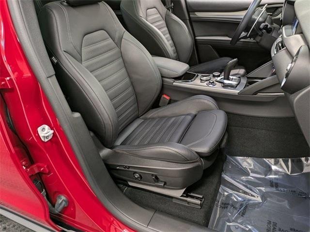 Photo of 2024 Rosso Alfa Romeo Stelvio