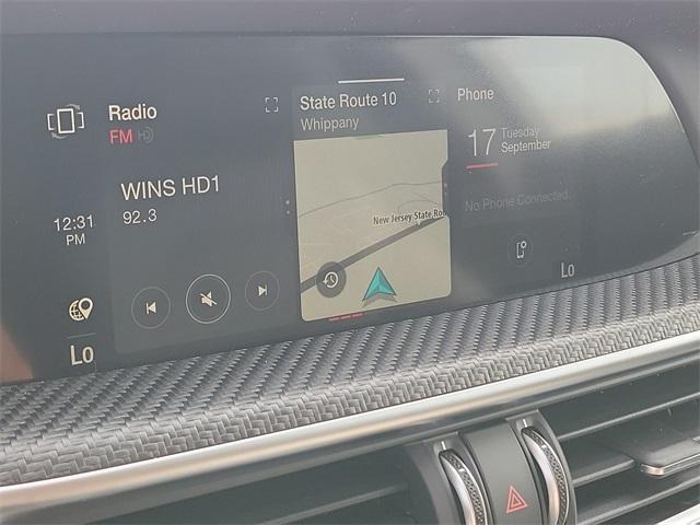 Photo of 2024 Verde Alfa Romeo Stelvio