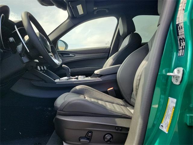 Photo of 2024 Verde Alfa Romeo Stelvio
