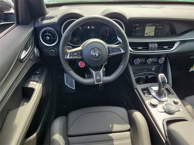 Photo of 2024 Verde Alfa Romeo Stelvio