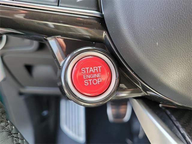 Photo of 2024 Verde Alfa Romeo Stelvio