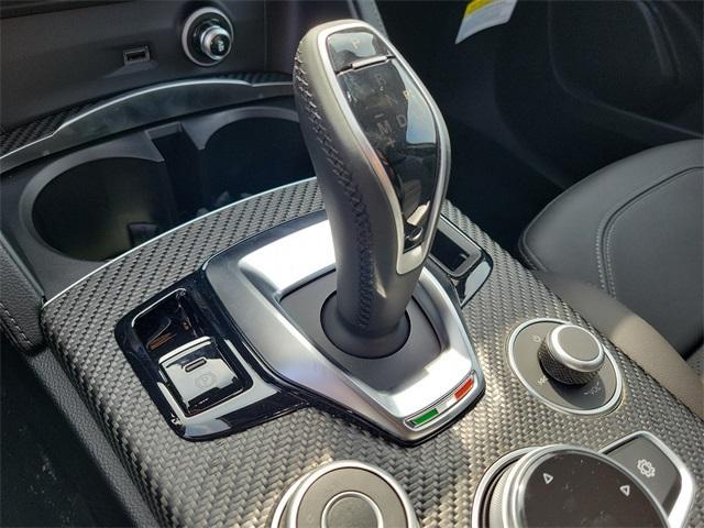 Photo of 2024 Verde Alfa Romeo Stelvio