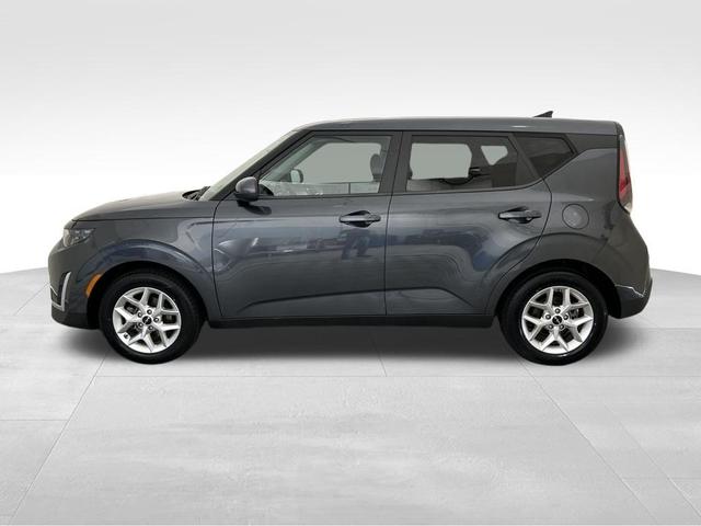 Photo of 2023 Gravity Gray Kia Soul
