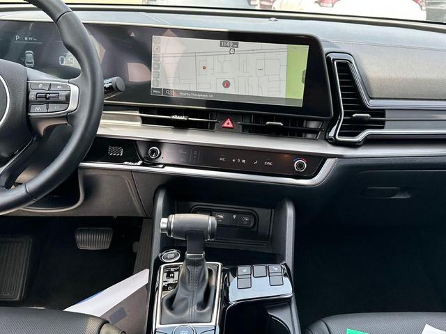 Photo of 2024 Sapphire Blue Kia Sportage