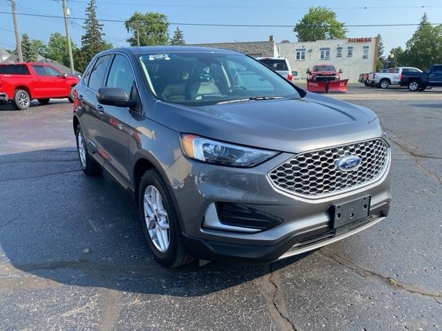 Photo of 2024 Carbonized Gray Metallic Ford Edge