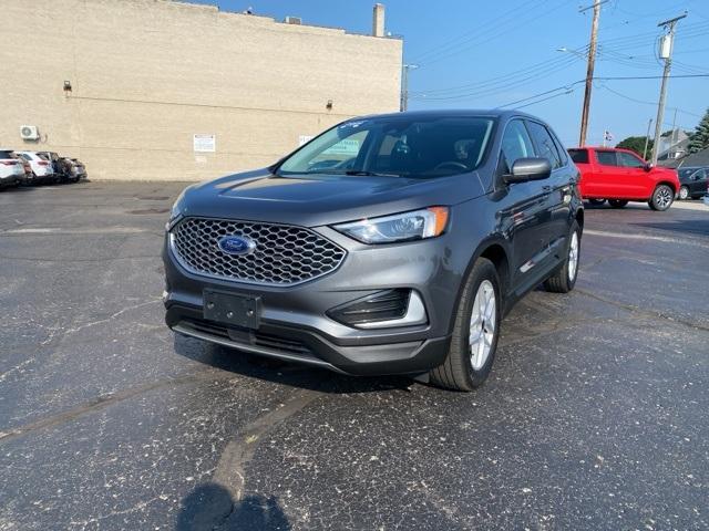 Photo of 2024 Carbonized Gray Metallic Ford Edge