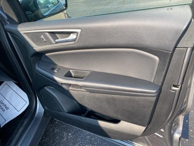 Photo of 2024 Carbonized Gray Metallic Ford Edge