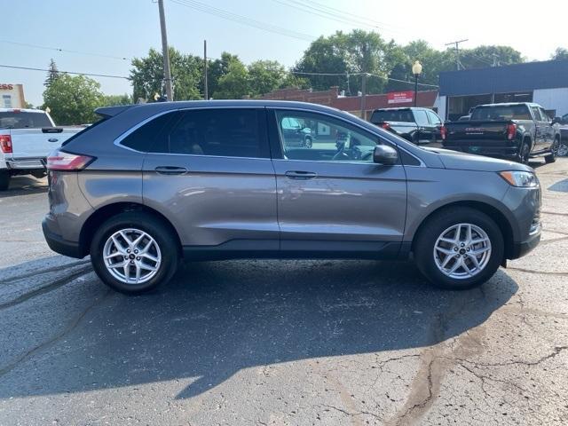 Photo of 2024 Carbonized Gray Metallic Ford Edge