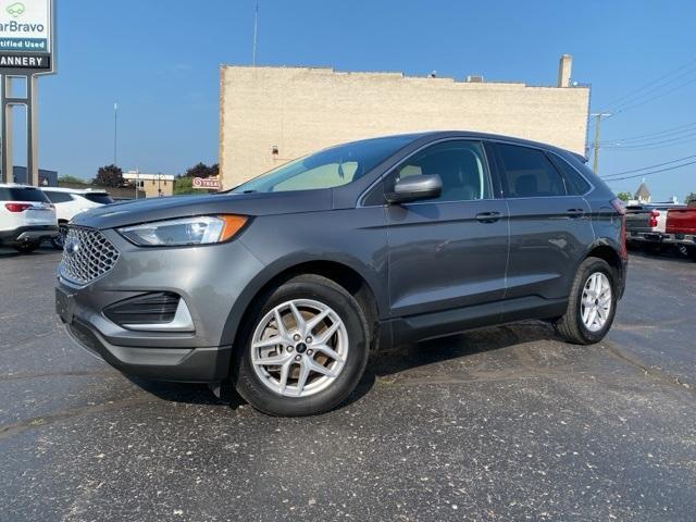 Photo of 2024 Carbonized Gray Metallic Ford Edge