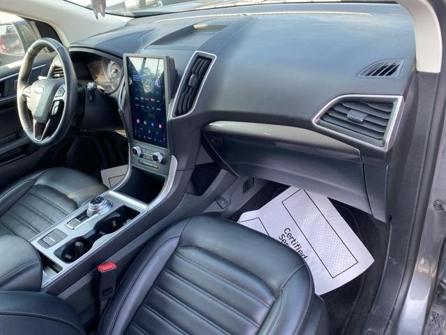 Photo of 2024 Carbonized Gray Metallic Ford Edge
