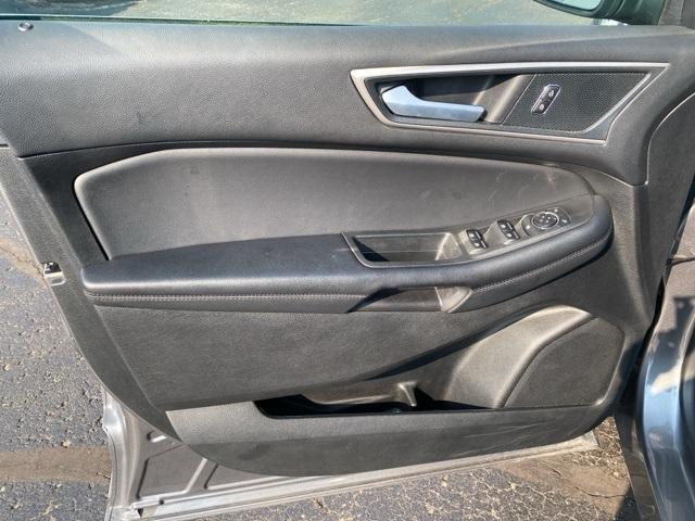 Photo of 2024 Carbonized Gray Metallic Ford Edge