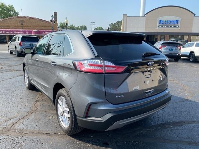 Photo of 2024 Carbonized Gray Metallic Ford Edge