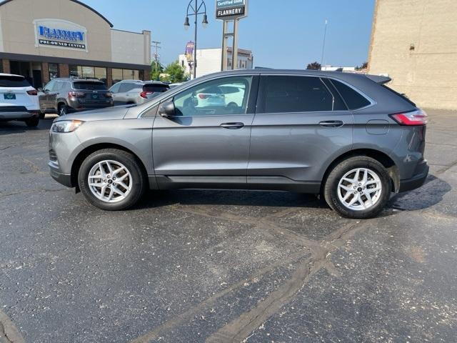 Photo of 2024 Carbonized Gray Metallic Ford Edge
