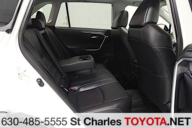Photo of 2019 Blizzard Pearl Toyota RAV4